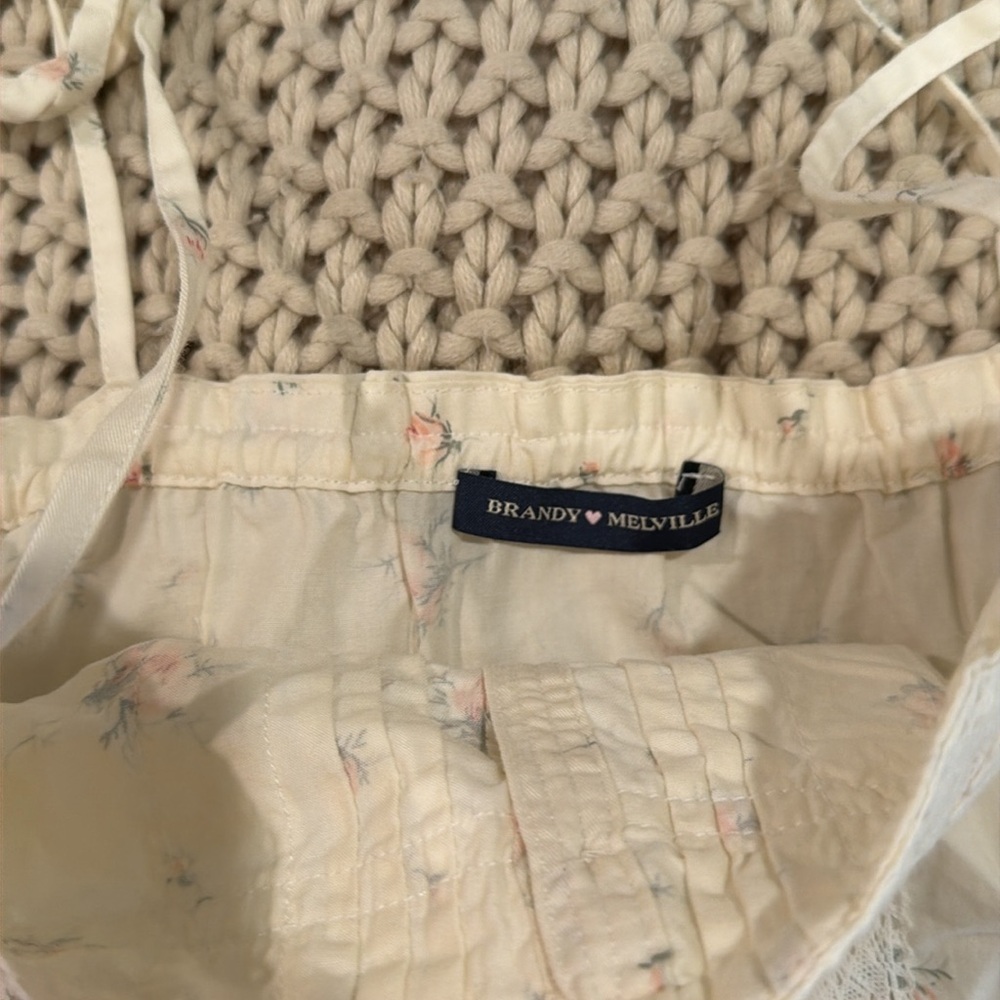 brandy melville top - Picture 3 of 3